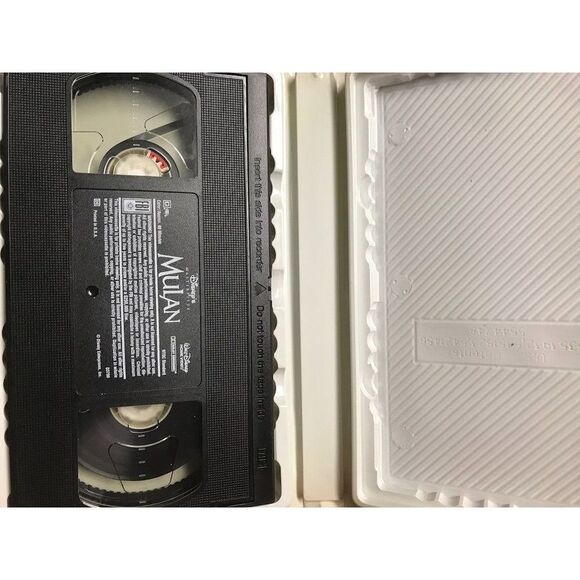 Disney's Mulan VHS - Picture 2 of 3